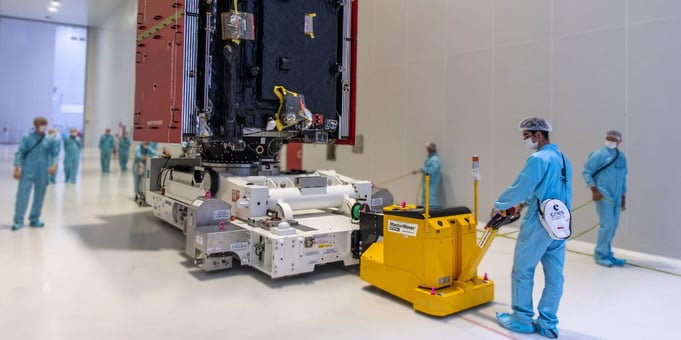 ESA JUICE explorer wird mit MasterMover Elektroschlepper bewegt